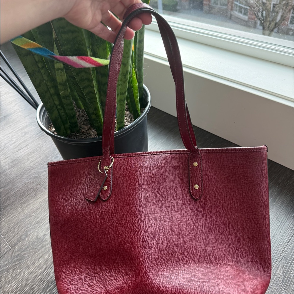 Coach Burgundy Leather Tote with Gold Hardware and matching Wallet - Picture 9 of 10